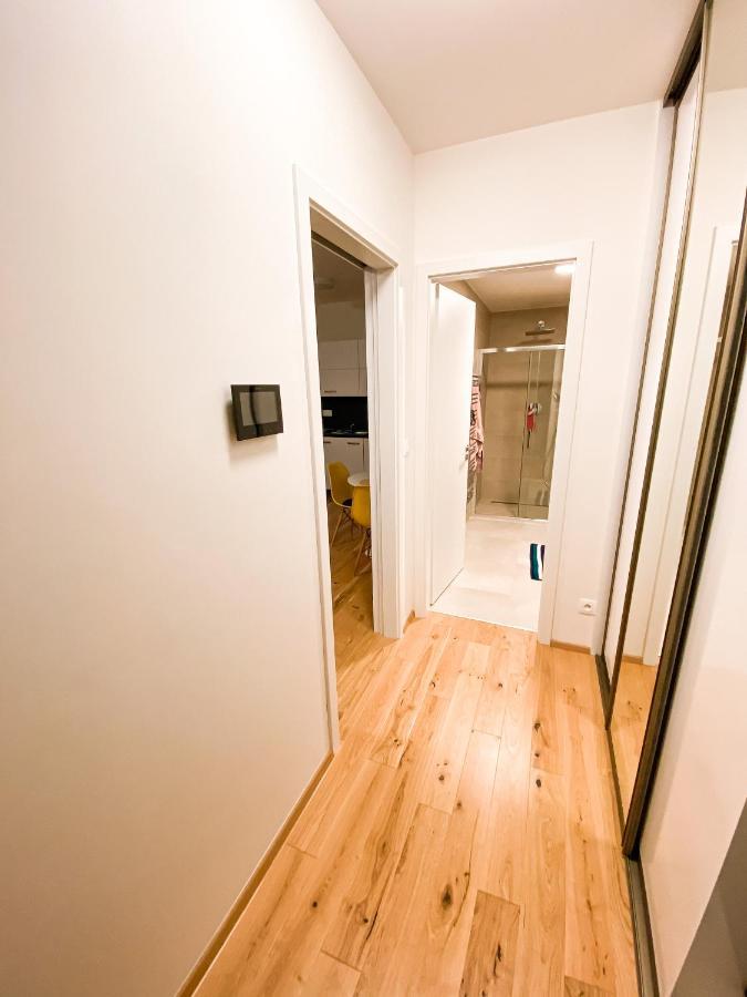 Lovely Studio Apartment, Free Parking 1,55 Hight Praga Zewnętrze zdjęcie