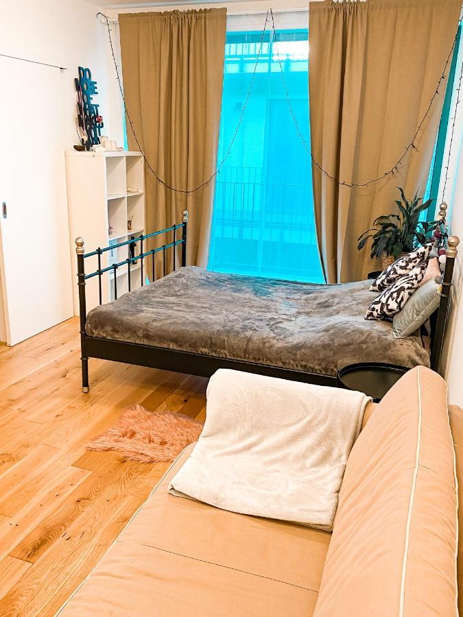 Lovely Studio Apartment, Free Parking 1,55 Hight Praga Zewnętrze zdjęcie