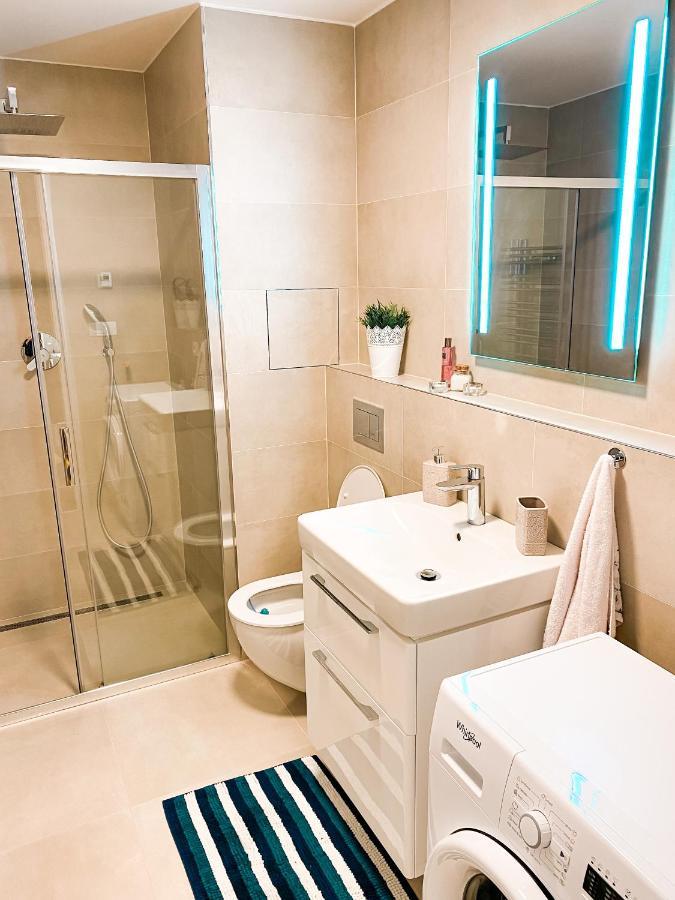 Lovely Studio Apartment, Free Parking 1,55 Hight Praga Zewnętrze zdjęcie