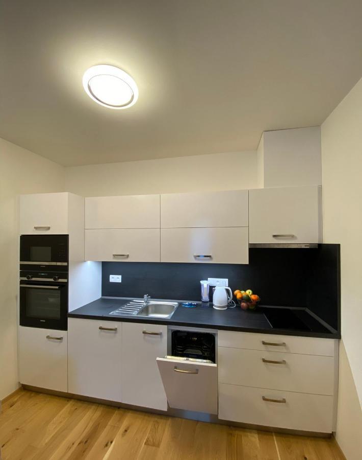 Lovely Studio Apartment, Free Parking 1,55 Hight Praga Zewnętrze zdjęcie