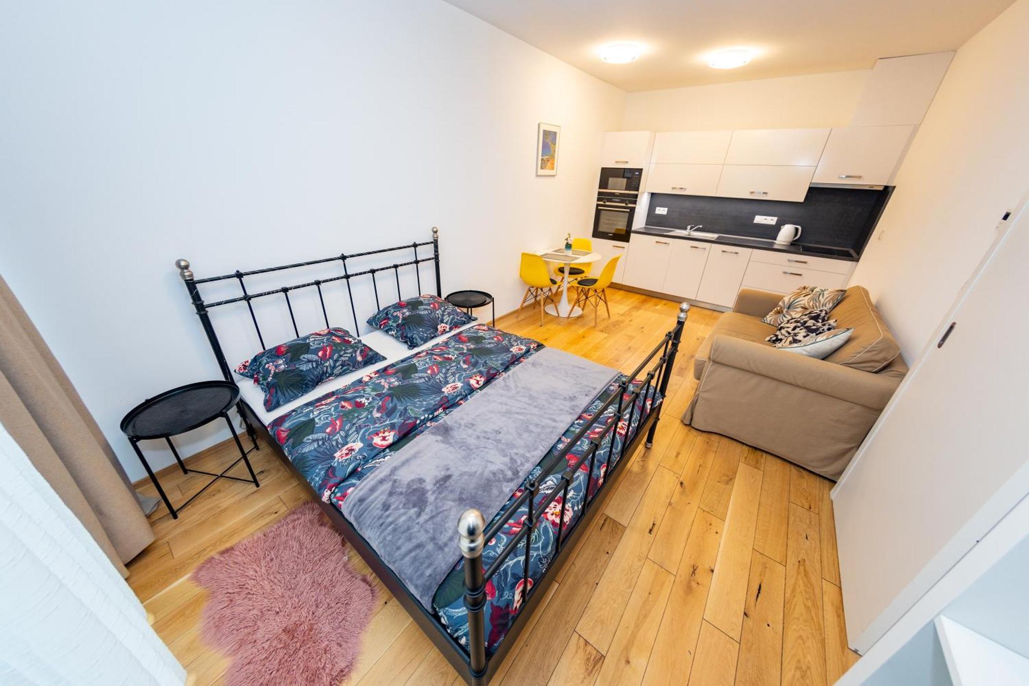 Lovely Studio Apartment, Free Parking 1,55 Hight Praga Zewnętrze zdjęcie