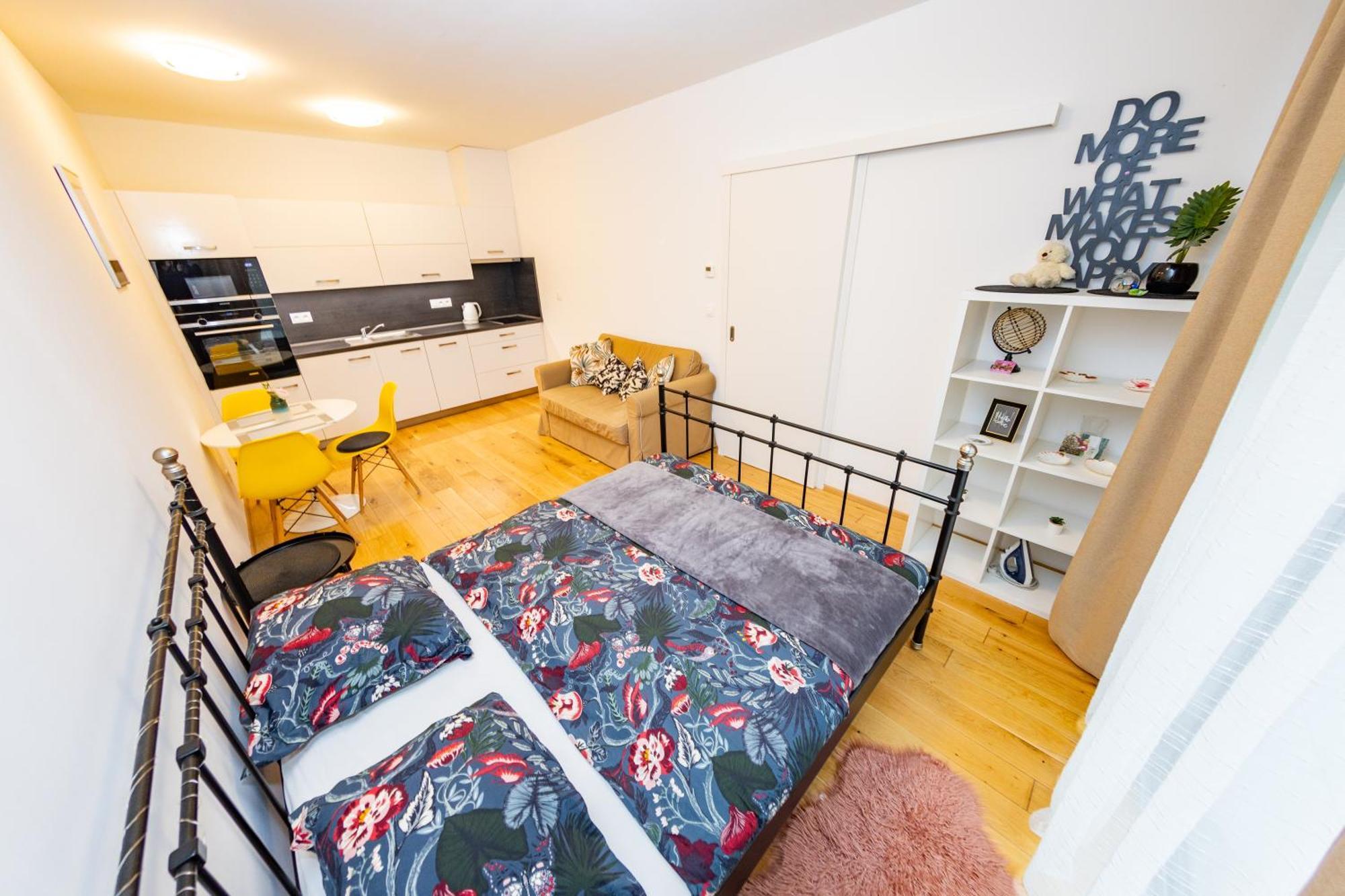 Lovely Studio Apartment, Free Parking 1,55 Hight Praga Zewnętrze zdjęcie